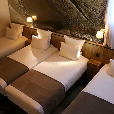 Le Saint Aubert Hotel 3*