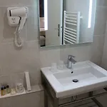 圣奥伯特酒店 3*