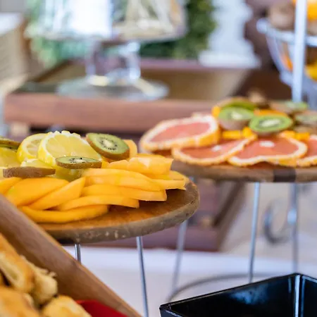 Le Saint Aubert Hotel