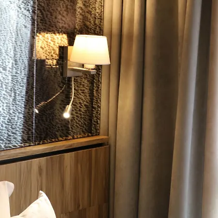 圣奥伯特酒店 酒店 3*