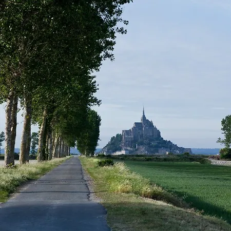 Le Saint Aubert Hotel