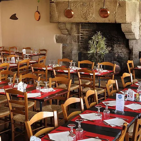 Le Saint Aubert Hotell 3*